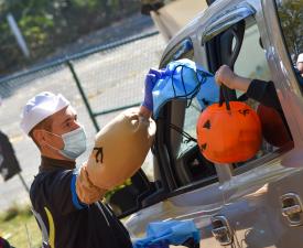 trunk-or-treat photo